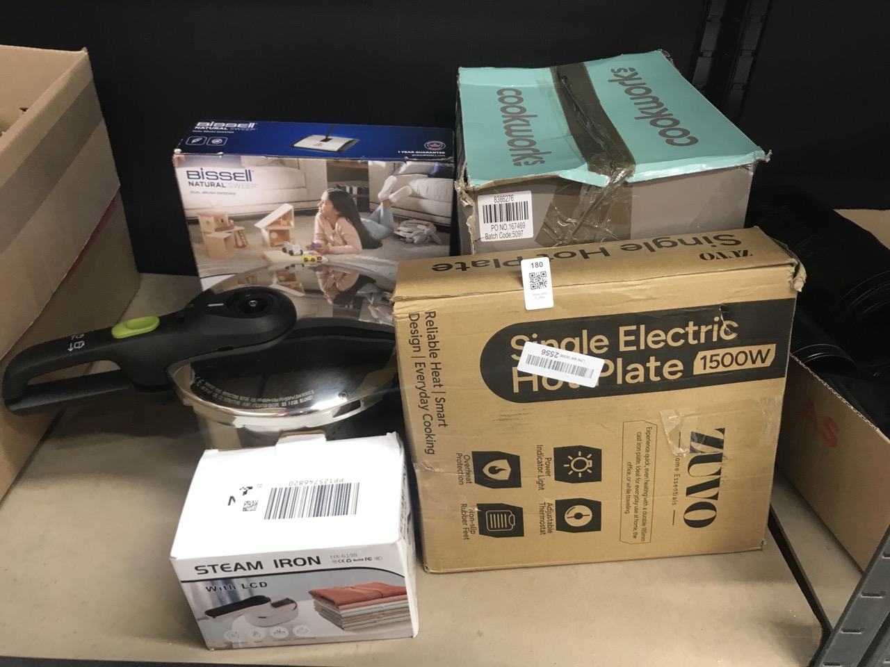 Lot 180  
            Edinburgh SR34 - Delivery Only 

                
QUANTITY OF KITCHEN & APPLIANCES ITEMS TO INCLUDE PHILIPS 2000 SERIES STEAM IRON ...