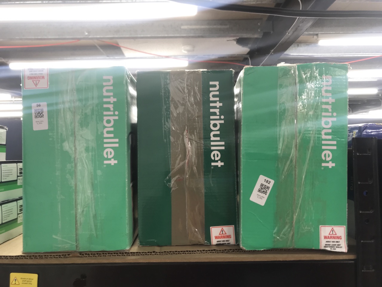 Lot 182  
            Edinburgh SR34 - Delivery Only 

                
QUANTITY OF KITCHEN & APPLIANCES ITEMS TO INCLUDE NUTRIBULLET BLENDER 900 SERIES ...