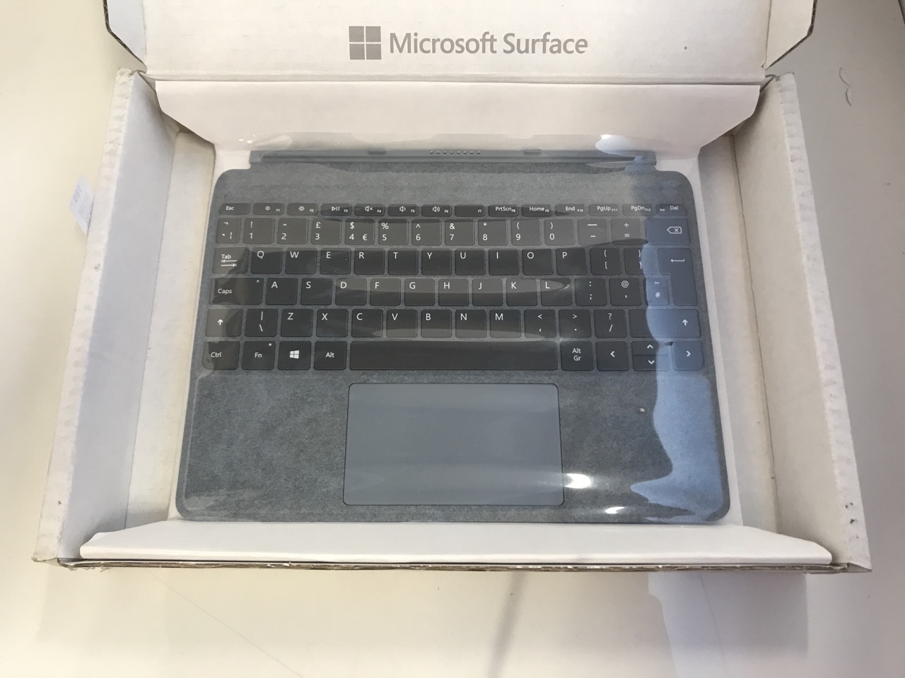 Lot 189  
            Edinburgh SR34 - Delivery Only 

                
MICROSOFT SURFACE KEYBOARD MODEL :1840:: LOCATION - RACK A