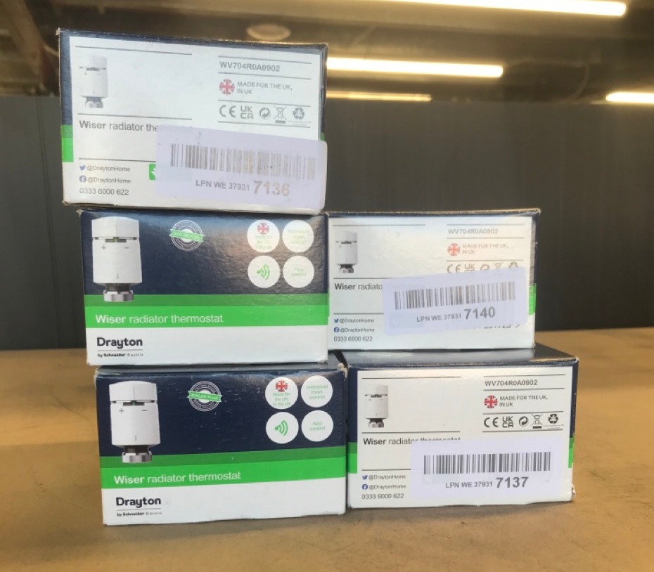 Lot 197  
            Edinburgh SR34 - Delivery Only 

                
5 X DRAYTON WISER SMART HEATING TRV RADIATOR VALVE WV704R0A0902 WHITE - SINGLE UN...