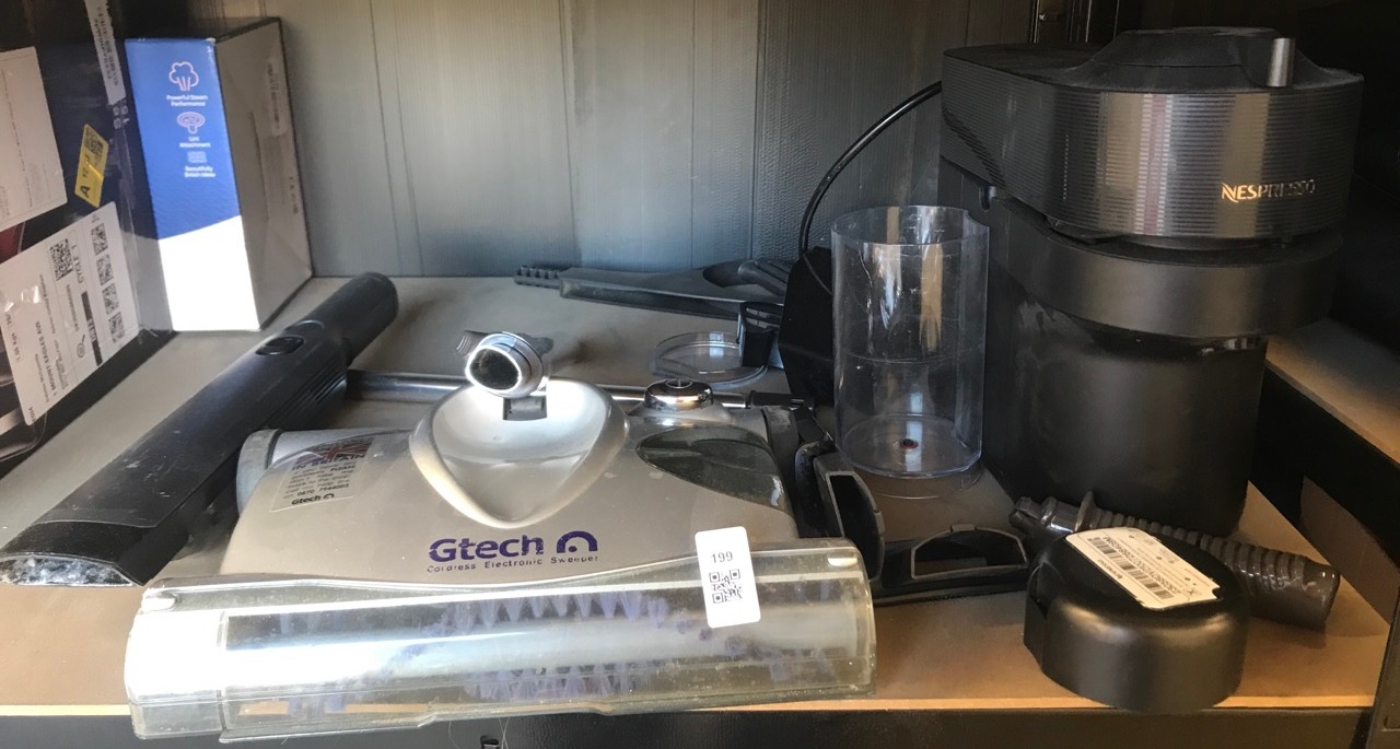 Lot 199  
            Edinburgh SR34 - Delivery Only 

                
QUANTITY OF KITCHEN & APPLIANCE ITEMS TO INCLUDE GTECH ADVANCED CARPET SWEEPER SW...