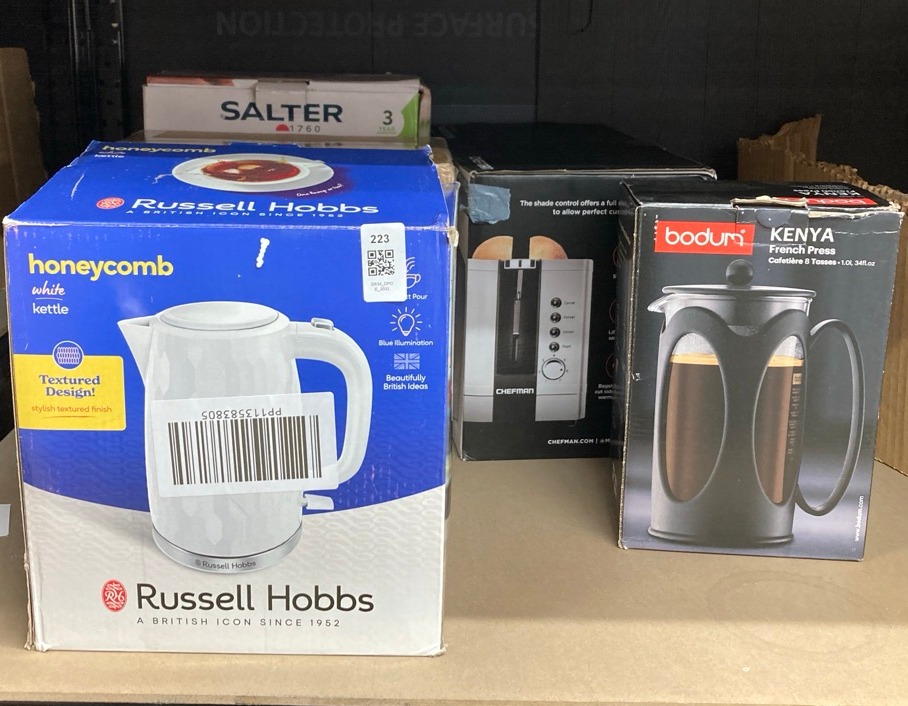 Lot 223  
            Edinburgh SR34 - Delivery Only 

                
QUANTITY OF  ITEMS TO INCLUDE BODUM KENYA FRENCH PRESS - 1L / 8 CUPS COFFEE MAKER...