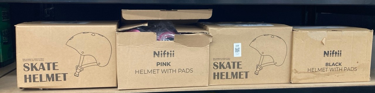 Lot 228  
            Edinburgh SR34 - Delivery Only 

                
QUANTITY OF  ITEMS TO INCLUDE NIFTY KIDS HELMET WITH PADS - ADJUSTABLE MULTI-SPOR...