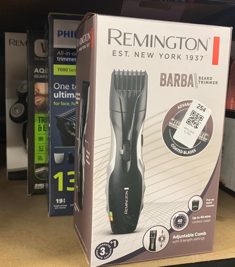 Lot 254  
            Edinburgh SR34 - Delivery Only 

                
QUANTITY OF  ITEMS TO INCLUDE REMINGTON BARBA BEARD TRIMMER (ADVANCED CERAMIC BLA...