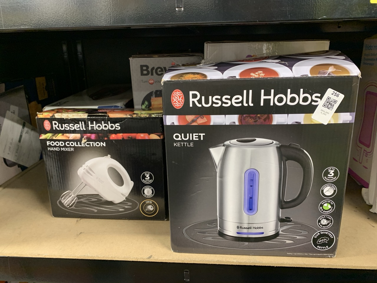 Lot 256  
            Edinburgh SR34 - Delivery Only 

                
QUANTITY OF  ITEMS TO INCLUDE RUSSELL HOBBS ELECTRIC KETTLE (FOR HOT WATER, TEA O...