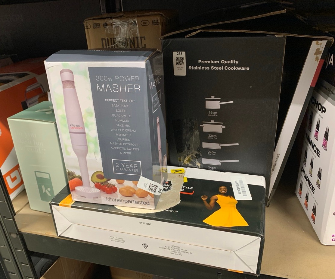 Lot 258  
            Edinburgh SR34 - Delivery Only 

                
QUANTITY OF  ITEMS TO INCLUDE KITCHEN PERFECTED ELECTRIC POTATO MASHER HAND BLEND...