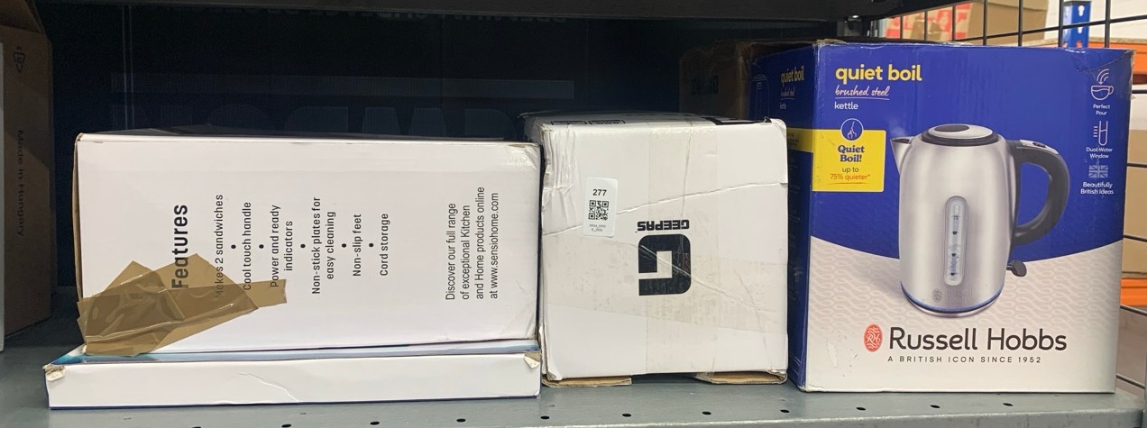 Lot 277  
            Edinburgh SR34 - Delivery Only 

                
QUANTITY OF  ITEMS TO INCLUDE RUSSELL HOBBS BRUSHED STAINLESS STEEL ELECTRIC 1.7L...