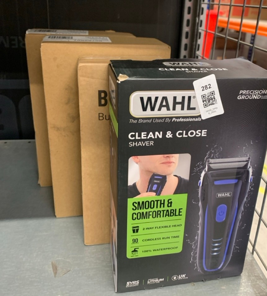 Lot 282  
            Edinburgh SR34 - Delivery Only 

                
QUANTITY OF  ITEMS TO INCLUDE WAHL CLEAN AND CLOSE, MEN’S SHAVER, ELECTRIC SHAVER...
