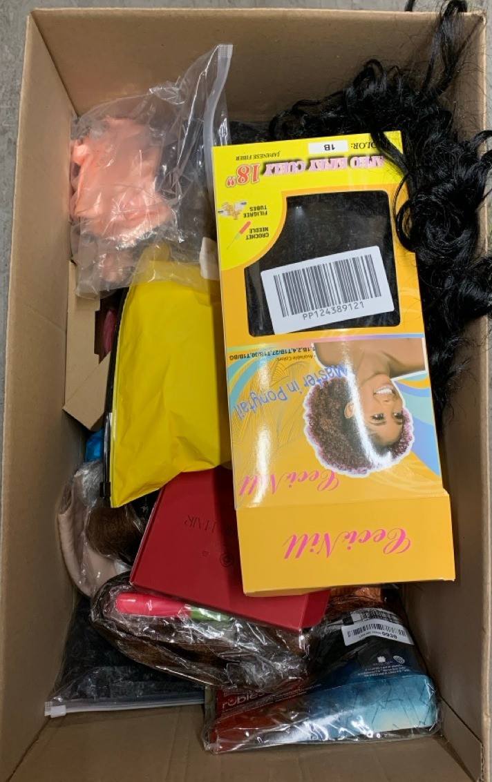 Lot 301  
            Edinburgh SR34 - Delivery Only 

                
QUANTITY OF HEALTH & BEAUTY ITEMS TO INCLUDE IT CHAPTER 2 PENNYWISE WIG : LOCATIO...