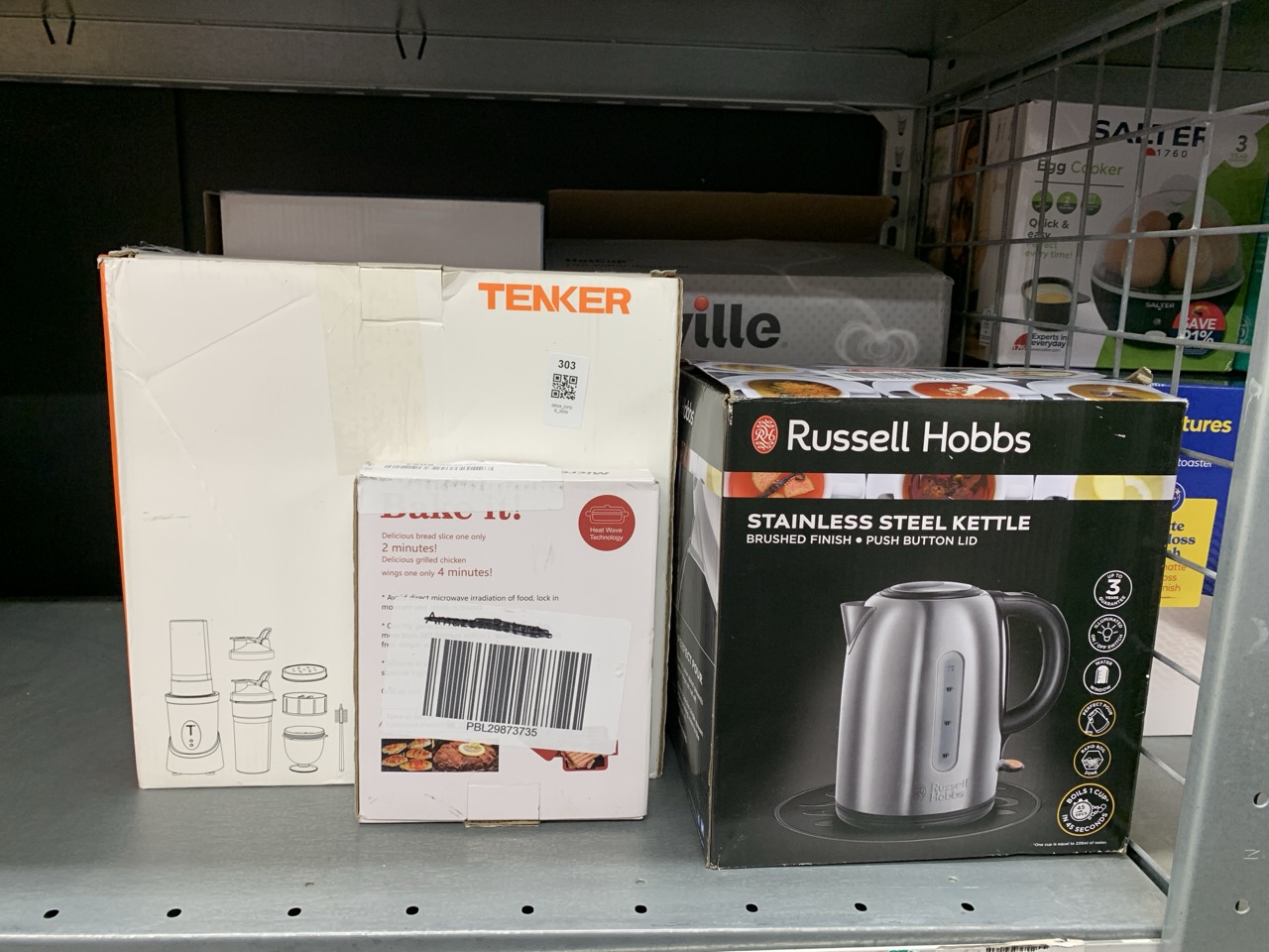 Lot 303  
            Edinburgh SR34 - Delivery Only 

                
QUANTITY OF  ITEMS TO INCLUDE RUSSELL HOBBS BRUSHED STAINLESS STEEL & BLACK ELECT...