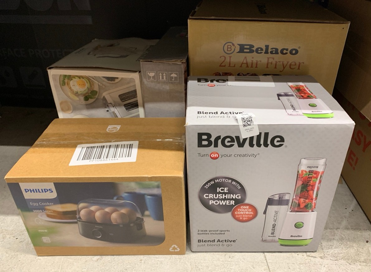 Lot 308  
            Edinburgh SR34 - Delivery Only 

                
QUANTITY OF  ITEMS TO INCLUDE BREVILLE BLEND ACTIVE PERSONAL BLENDER & SMOOTHIE M...