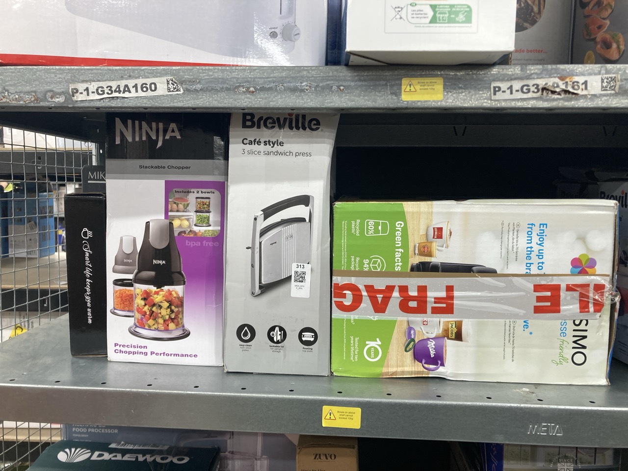 Lot 313  
            Edinburgh SR34 - Delivery Only 

                
QUANTITY OF KITCHEN & APPLIANCES ITEMS TO INCLUDE NINJA PROFESSIONAL CHOPPER [NJ1...