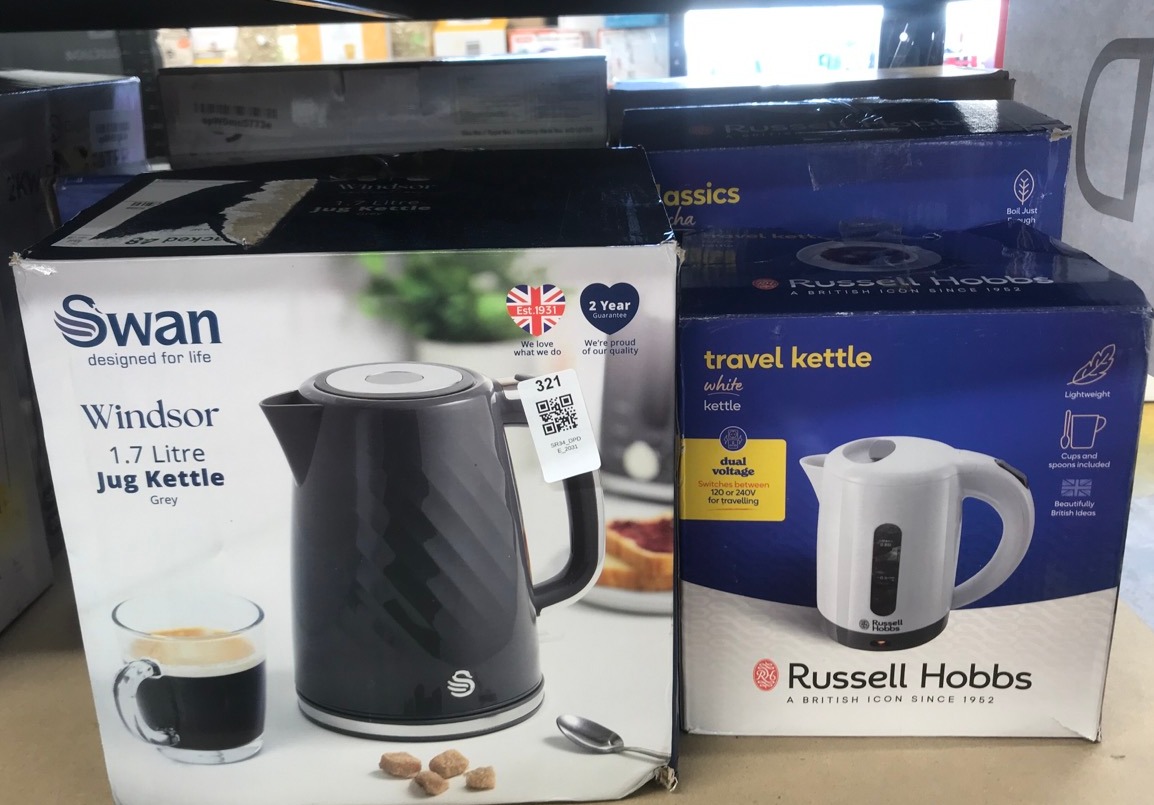 Lot 321  
            Edinburgh SR34 - Delivery Only 

                
QUANTITY OF KITCHEN & APPLIANCES ITEMS TO INCLUDE SWAN SK14611GRY WINDSOR RAPID B...