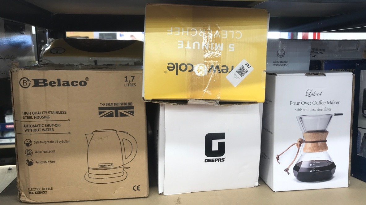 Lot 322  
            Edinburgh SR34 - Delivery Only 

                
QUANTITY OF KITCHEN & APPLIANCES ITEMS TO INCLUDE 5 MINUTE CLEVER CHEF - 700W - N...