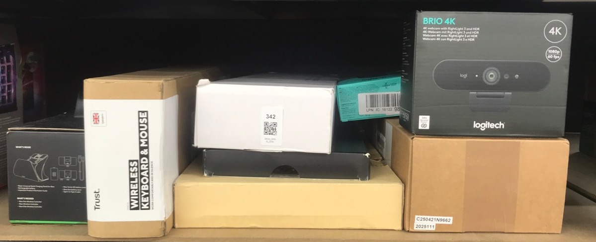 Lot 342  
            Edinburgh SR34 - Delivery Only 

                
QUANTITY OF TECH & GAMING ITEMS TO INCLUDE LOGITECH BRIO 4K WEBCAM, VIDEO CALLING...