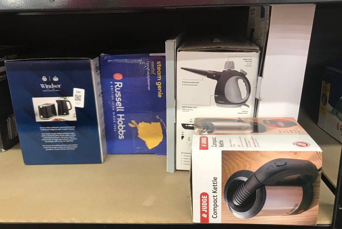 Lot 354  
            Edinburgh SR34 - Delivery Only 

                
QUANTITY OF KITCHEN & APPLIANCES ITEMS TO INCLUDE JUDGE COMPACT ELECTRIC TRAVEL K...