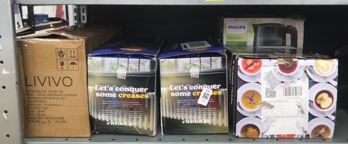 Lot 376  
            Edinburgh SR34 - Delivery Only 

                
QUANTITY OF KITCHEN & APPLIANCES ITEMS TO INCLUDE RUSSELL HOBBS STEAM IRON [3100W...