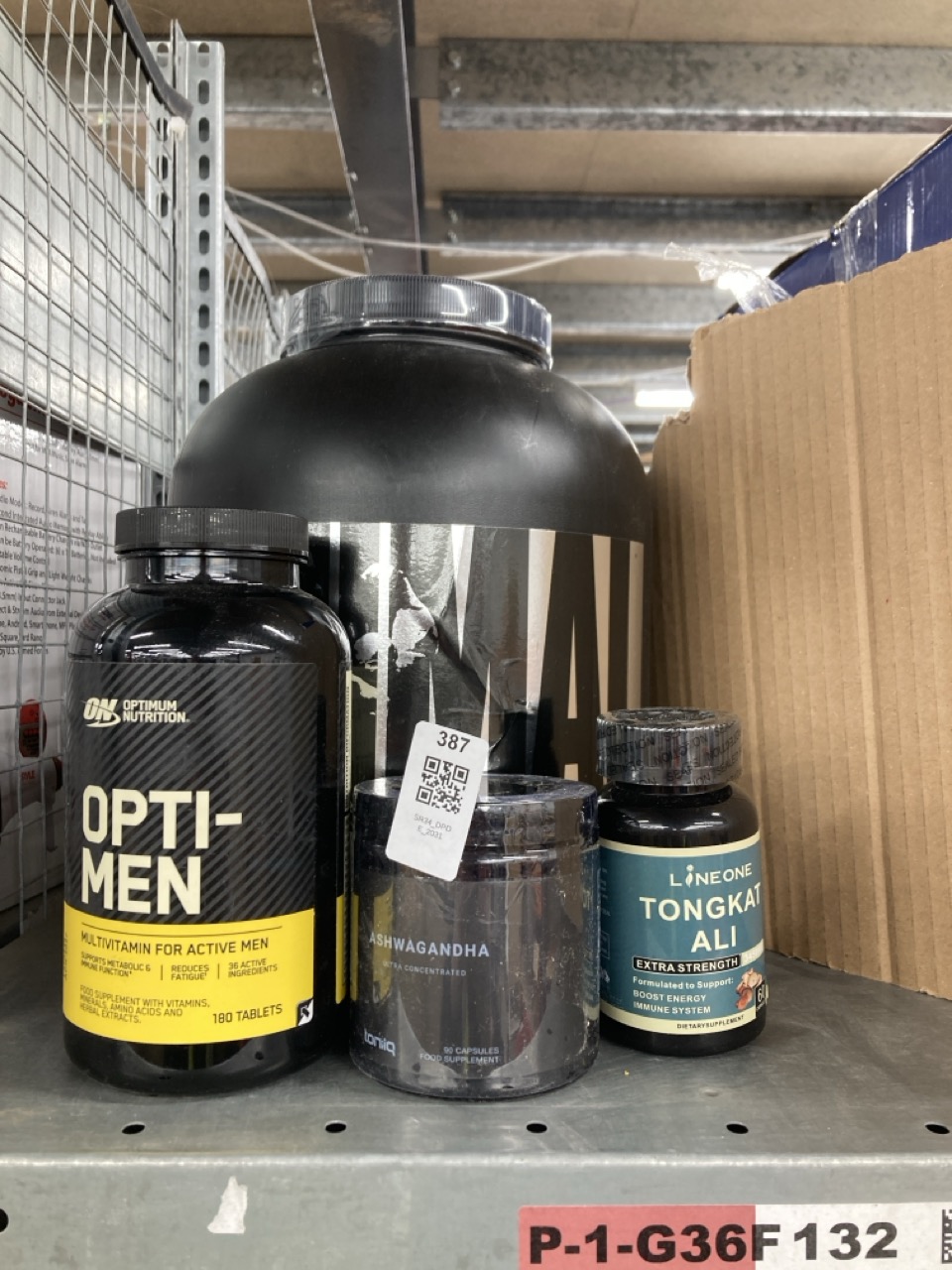 Lot 387  
            Edinburgh SR34 - Delivery Only 

                
QUANTITY OF SPORTS & EXERCISE ITEMS TO INCLUDE OPTIMUM NUTRITION OPTI-MEN MULTI-V...
