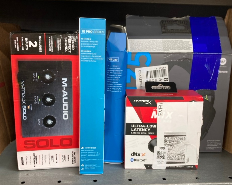 Lot 389  
            Edinburgh SR34 - Delivery Only 

                
QUANTITY OF TECH & GAMING ITEMS TO INCLUDE SENNHEISER IE 100 PRO BLACK IN-EAR MON...