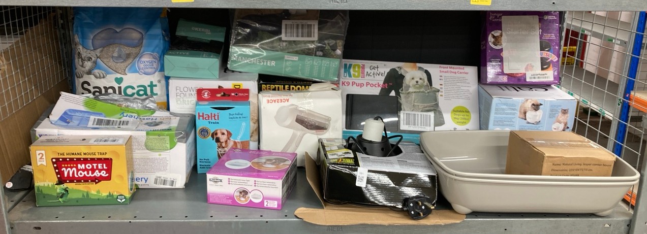 Lot 391  
            Edinburgh SR34 - Delivery Only 

                
QUANTITY OF  ITEMS TO INCLUDE PETSAFE ZIP AUTOMATIC LASER LIGHT, INTERACTIVE PLAY...