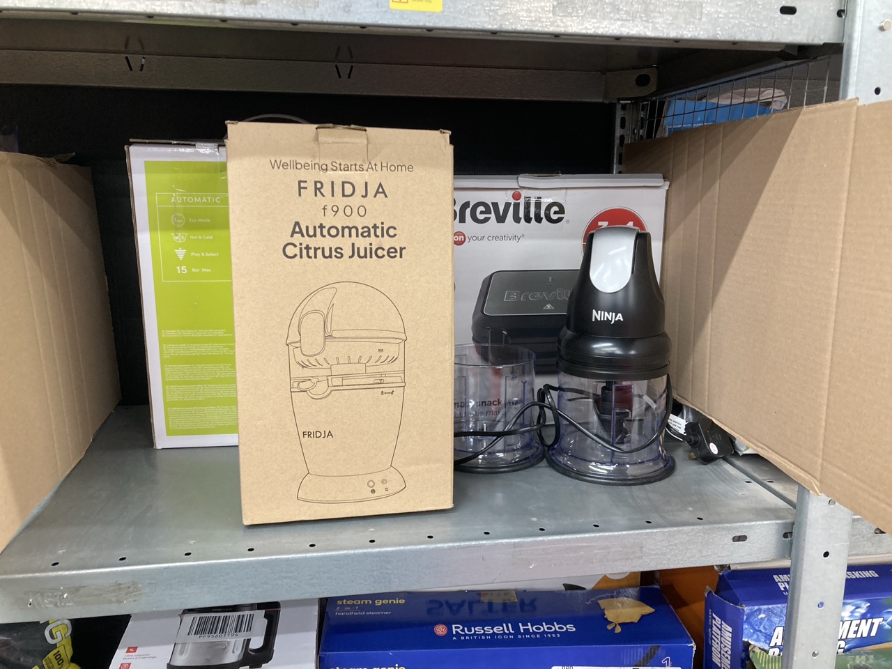 Lot 400  
            Edinburgh SR34 - Delivery Only 

                
QUANTITY OF KITCHEN & APPLIANCES ITEMS TO INCLUDE FRIDJA F900 AUTOMATIC CITRUS JU...