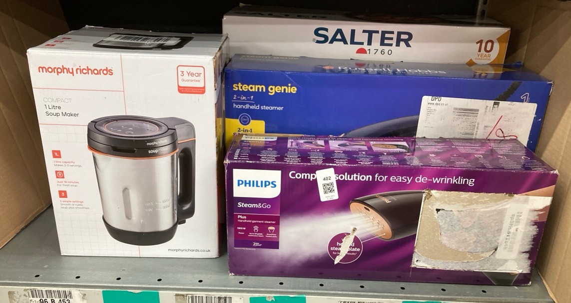 Lot 402  
            Edinburgh SR34 - Delivery Only 

                
QUANTITY OF KITCHEN & APPLIANCES ITEMS TO INCLUDE RUSSELL HOBBS BLACK STAINLESS S...