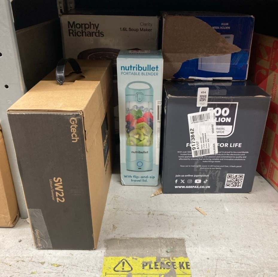 Lot 414  
            Edinburgh SR34 - Delivery Only 

                
QUANTITY OF KITCHEN & APPLIANCES ITEMS TO INCLUDE NUTRIBULLET PORTABLE BLENDER IN...