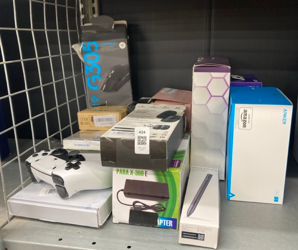 Lot 424  
            Edinburgh SR34 - Delivery Only 

                
QUANTITY OF TECH & GAMING ITEMS TO INCLUDE LOGITECH G305 LIGHTSPEED WIRELESS GAMI...