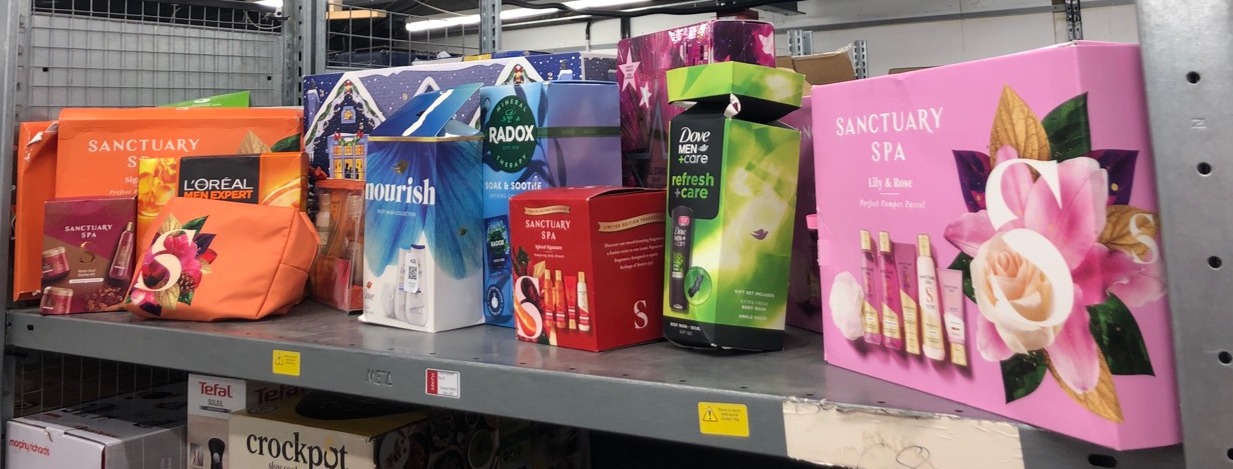 Lot 428  
            Edinburgh SR34 - Delivery Only 

                
QUANTITY OF HEALTH & BEAUTY ITEMS TO INCLUDE SANCTUARY SPA RUBY OUD GIFT SET (CUR...