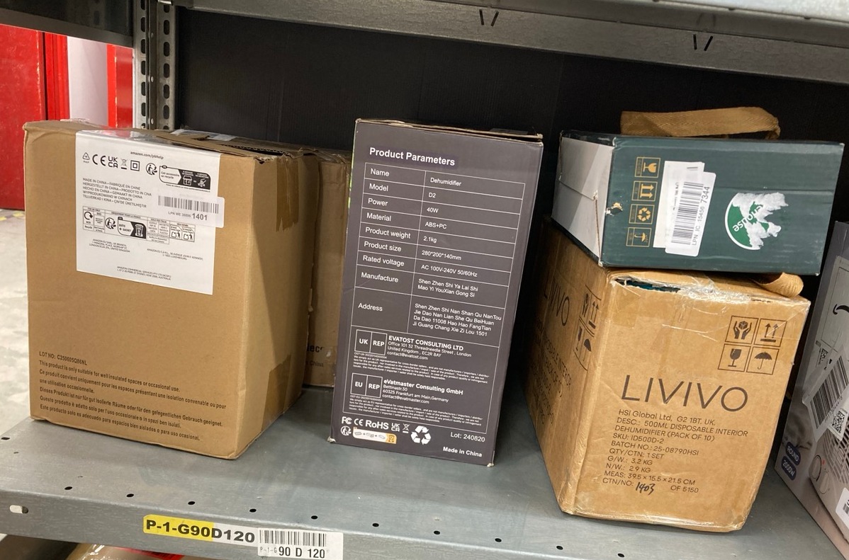 Lot 446  
            Edinburgh SR34 - Delivery Only 

                
QUANTITY OF KITCHEN & APPLIANCE ITEMS TO INCLUDE LIVIVO 500ML DISPOSABLE INTERIOR...