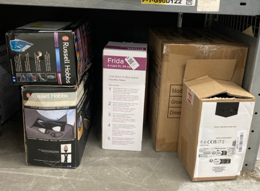 Lot 447  
            Edinburgh SR34 - Delivery Only 

                
QUANTITY OF KITCHEN & APPLIANCES ITEMS TO INCLUDE RUSSELL HOBBS SUPREME STEAM IRO...