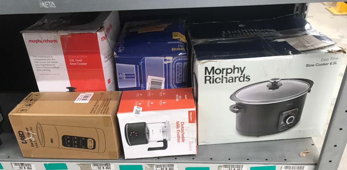 Lot 455  
            Edinburgh SR34 - Delivery Only 

                
QUANTITY OF KITCHEN & APPLIANCES TO INCLUDE MORPSLOT MILK FROTHER DETACHABLE BLAC...