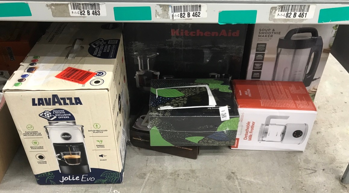 Lot 457  
            Edinburgh SR34 - Delivery Only 

                
QUANTITY OF KITCHEN & APPLIANCES TO INCLUDE MORPSLOT MILK FROTHER DETACHABLE WHIT...