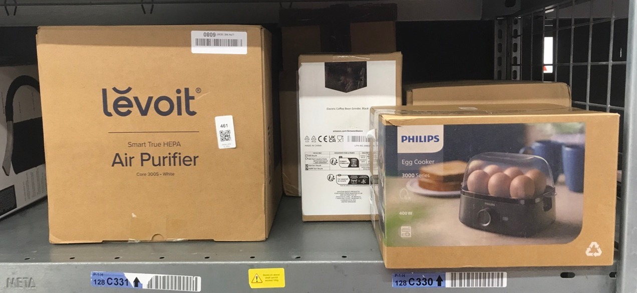 Lot 461  
            Edinburgh SR34 - Delivery Only 

                
QUANTITY OF KITCHEN & APPLIANCES ITEMS TO INCLUDE PHILIPS EGG COOKER 3000 SERIES,...