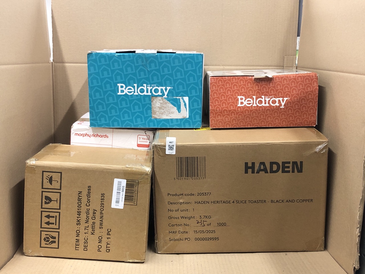 Lot 467  
            Edinburgh SR34 - Delivery Only 

                
QUANTITY OF KITCHEN & APPLIANCES ITEMS TO INCLUDE BELDRAY 10 IN 1 HANDHELD STEAM ...