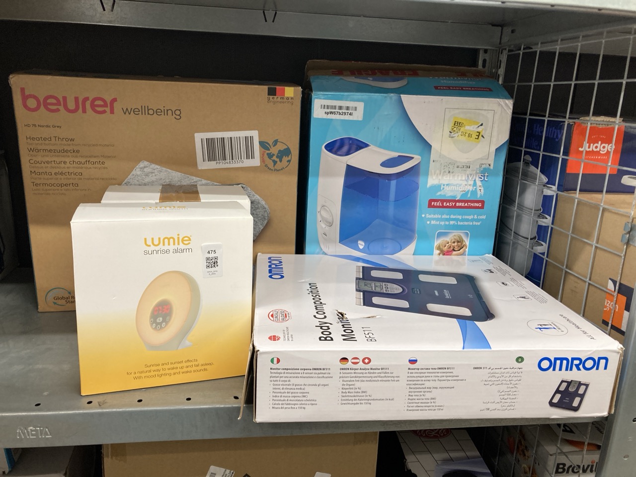 Lot 475  
            Edinburgh SR34 - Delivery Only 

                
QUANTITY OF HEALTH & BEAUTY ITEMS TO INCLUDE LUMIE SUNRISE ALARM - SUNRISE WAKE-U...