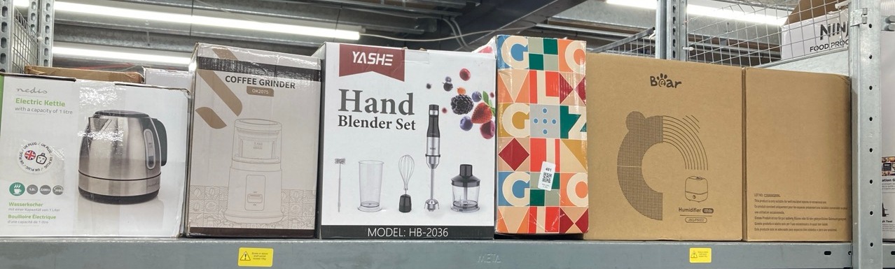 Lot 481  
            Edinburgh SR34 - Delivery Only 

                
QUANTITY OF KITCHEN & APPLIANCES ITEMS TO INCLUDE YASHE 5 IN 1 HANDHELD IMMERSION...