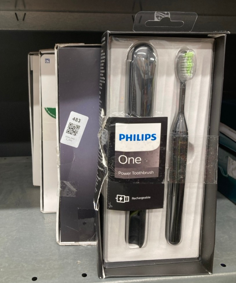 Lot 483  
            Edinburgh SR34 - Delivery Only 

                
QUANTITY OF HEALTH & BEAUTY ITEMS TO INCLUDE PHILIPS ONE RECHARGEABLE TOOTHBRUSH ...