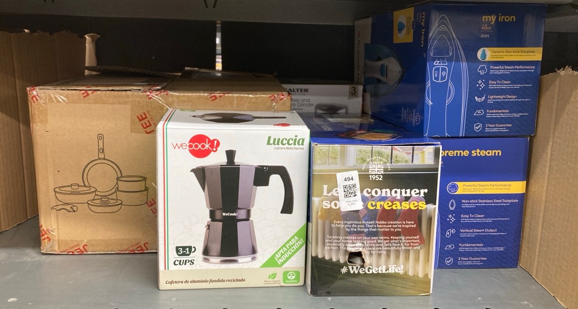 Lot 494  
            Edinburgh SR34 - Delivery Only 

                
QUANTITY OF KITCHEN & APPLIANCES ITEMS TO INCLUDE WECOOK! LUCCIA ITALIAN COFFEE M...