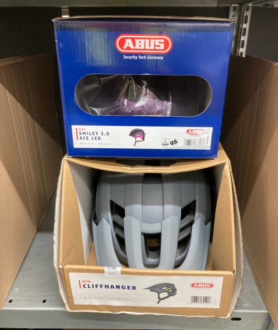 Lot 496  
            Edinburgh SR34 - Delivery Only 

                
ABUS CHILDREN'S HELMET SMILEY 3.0 ACE LED - BIKE HELMET WITH LIGHT - DEEP FIT & S...