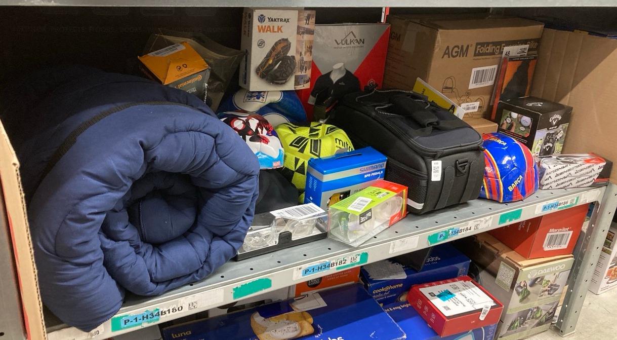 Lot 499  
            Edinburgh SR34 - Delivery Only 

                
QUANTITY OF SPORTS & EXERCISE ITEMS TO INCLUDE SHIMANO SPEED MTB TWO SIDED MECHAN...