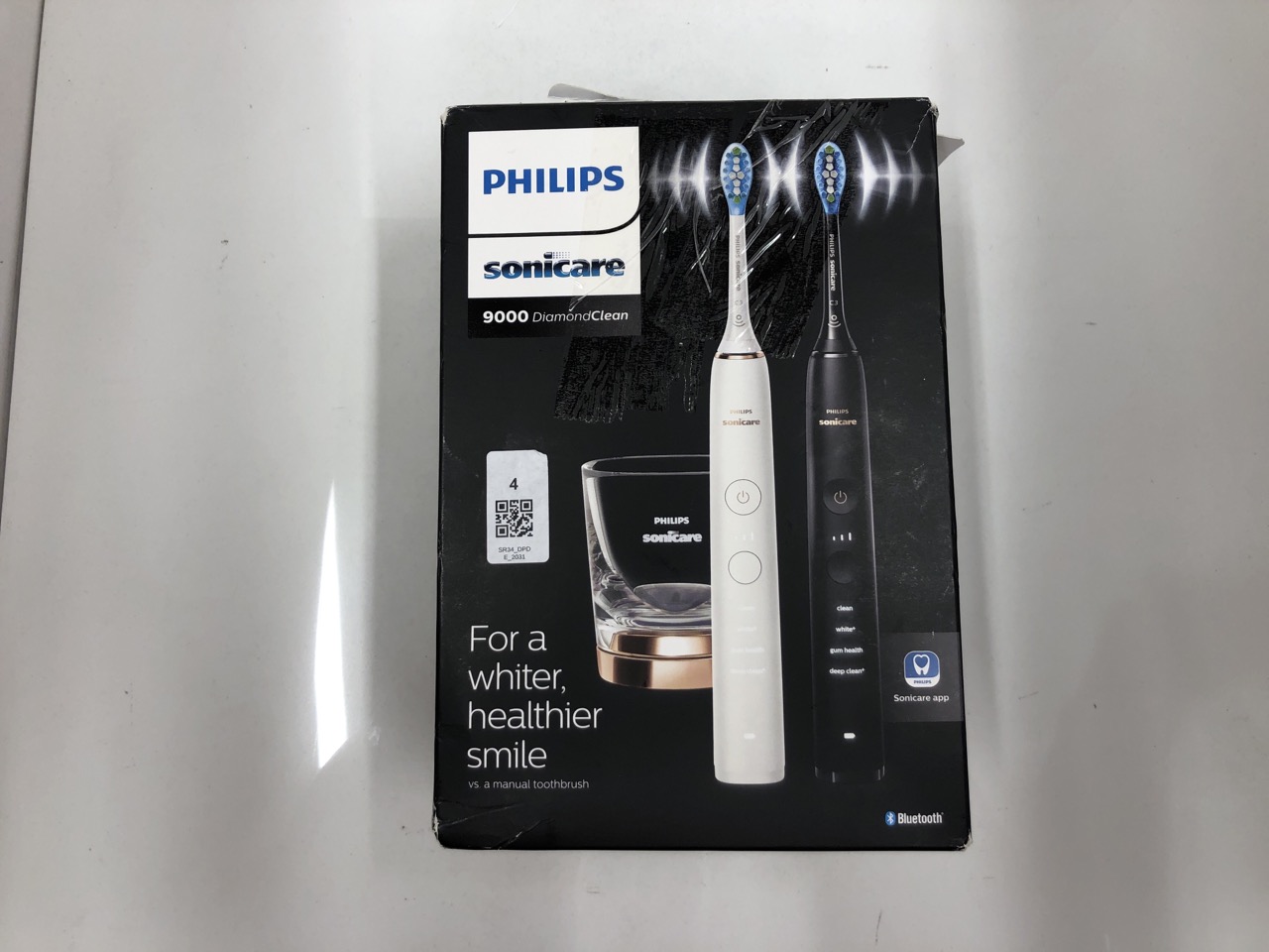 Lot 4  
            Edinburgh SR34 - Delivery Only 

                
PHILIPS SONICARE 9000 DIAMONDCLEAN ELECTRIC TOOTHBRUSH: LOCATION - TOP 50 RACK