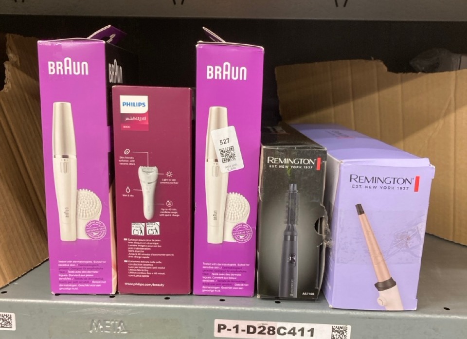 Lot 527  
            Edinburgh SR34 - Delivery Only 

                
QUANTITY OF  ITEMS TO INCLUDE REMINGTON CURLING WAND [ADVANCED CERAMIC + ALMOND O...