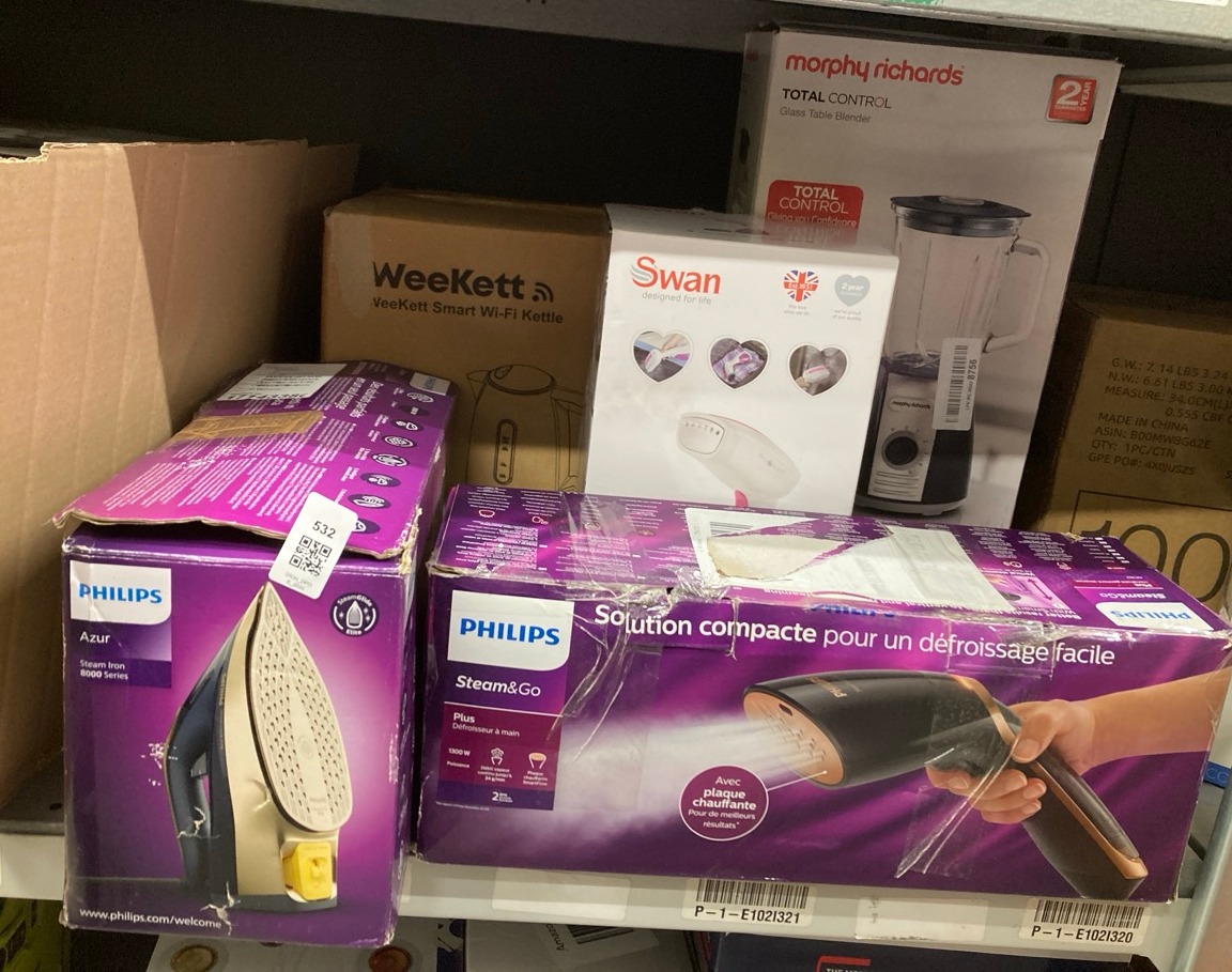 Lot 532  
            Edinburgh SR34 - Delivery Only 

                
QUANTITY OF KITCHEN & APPLIANCES ITEMS TO INCLUDE SWAN SI12020N HANDHELD GARMENT ...