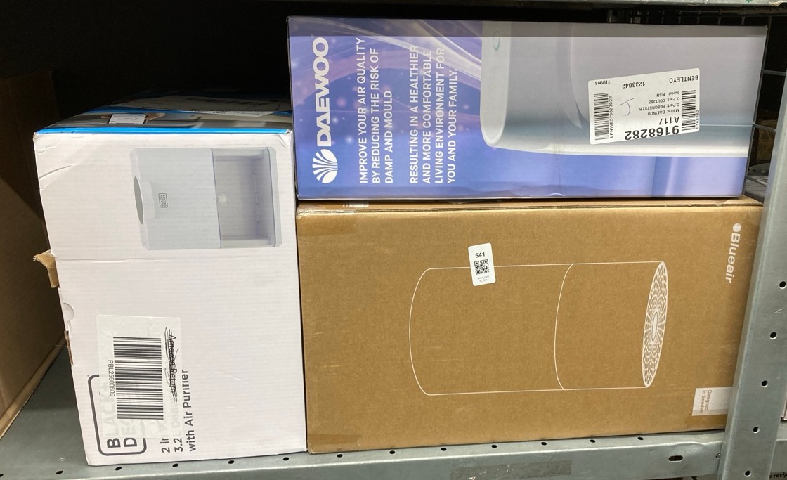 Lot 541  
            Edinburgh SR34 - Delivery Only 

                
QUANTITY OF KITCHEN & APPLIANCES ITEMS TO INCLUDE DAEWOO 2 LITRE DEHUMIDIFIER, LI...