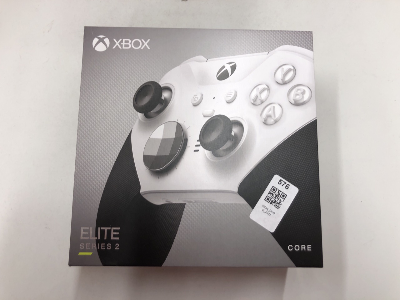 Lot 576  
            Edinburgh SR34 - Delivery Only 

                
XBOX ELITE BLUETOOTH WIRELESS CONTROLLER SERIES 2 - CORE EDITION (WHITE) FOR PC, ...