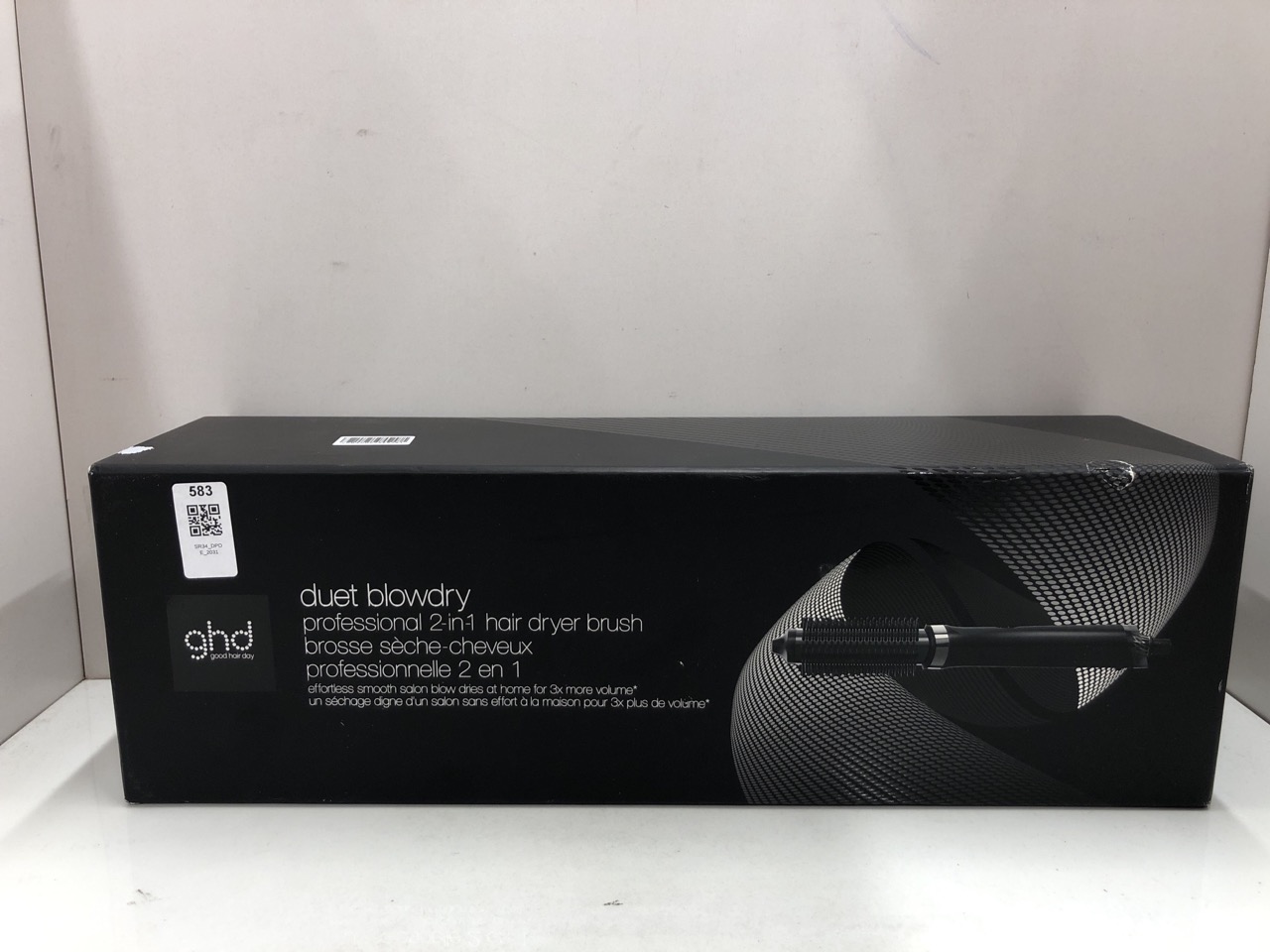 Lot 583  
            Edinburgh SR34 - Delivery Only 

                
GHD DUET BLOWDRY-HAIR DRYER BRUSH-WET TO BLOW DRIED WITH NO HEAT DAMAGE, 3X MORE ...