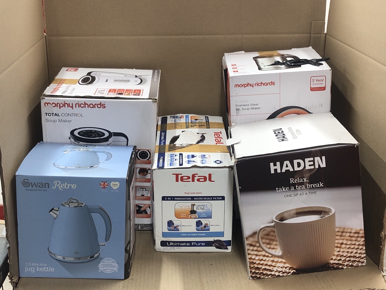 Lot 587  
            Edinburgh SR34 - Delivery Only 

                
QUANTITY OF KITCHEN & APPLIANCES ITEMS TO INCLUDE MORPHY RICHARDS CLASSIC SOUP MA...