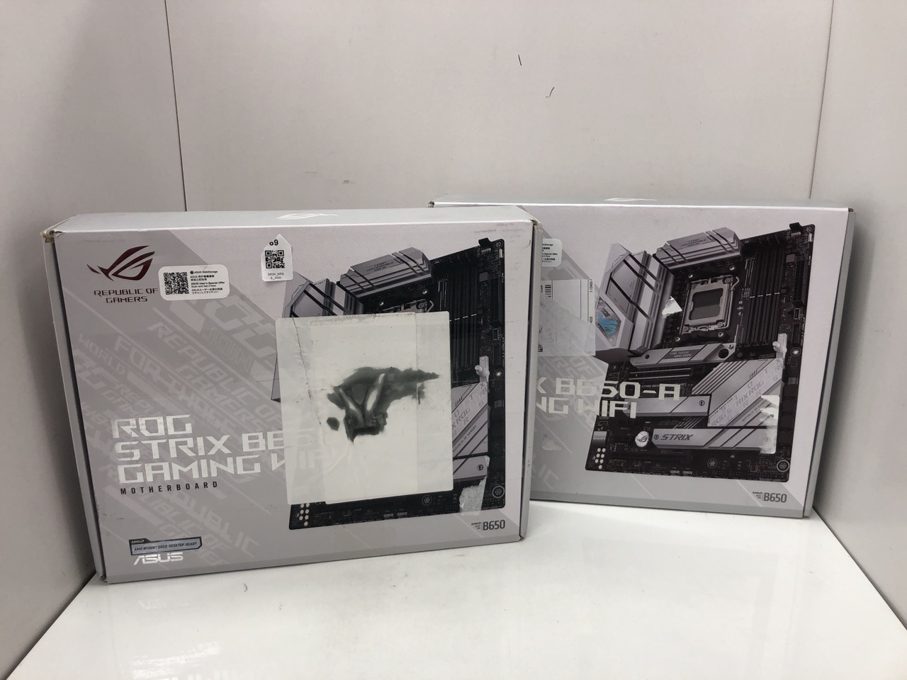 Lot 69  
            Edinburgh SR34 - Delivery Only 

                
2 X ROG STRIX B650-A GAMING WIFI MOTHERBOARD : LOCATION - RACK A