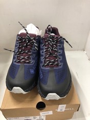 Lot 129  
            Edinburgh SR24 - Delivery Only 

                
MERRELL MEN'S AGILITY PEAK 5 GTX SNEAKER, NAVY, 10 UK.: LOCATION - B RACK